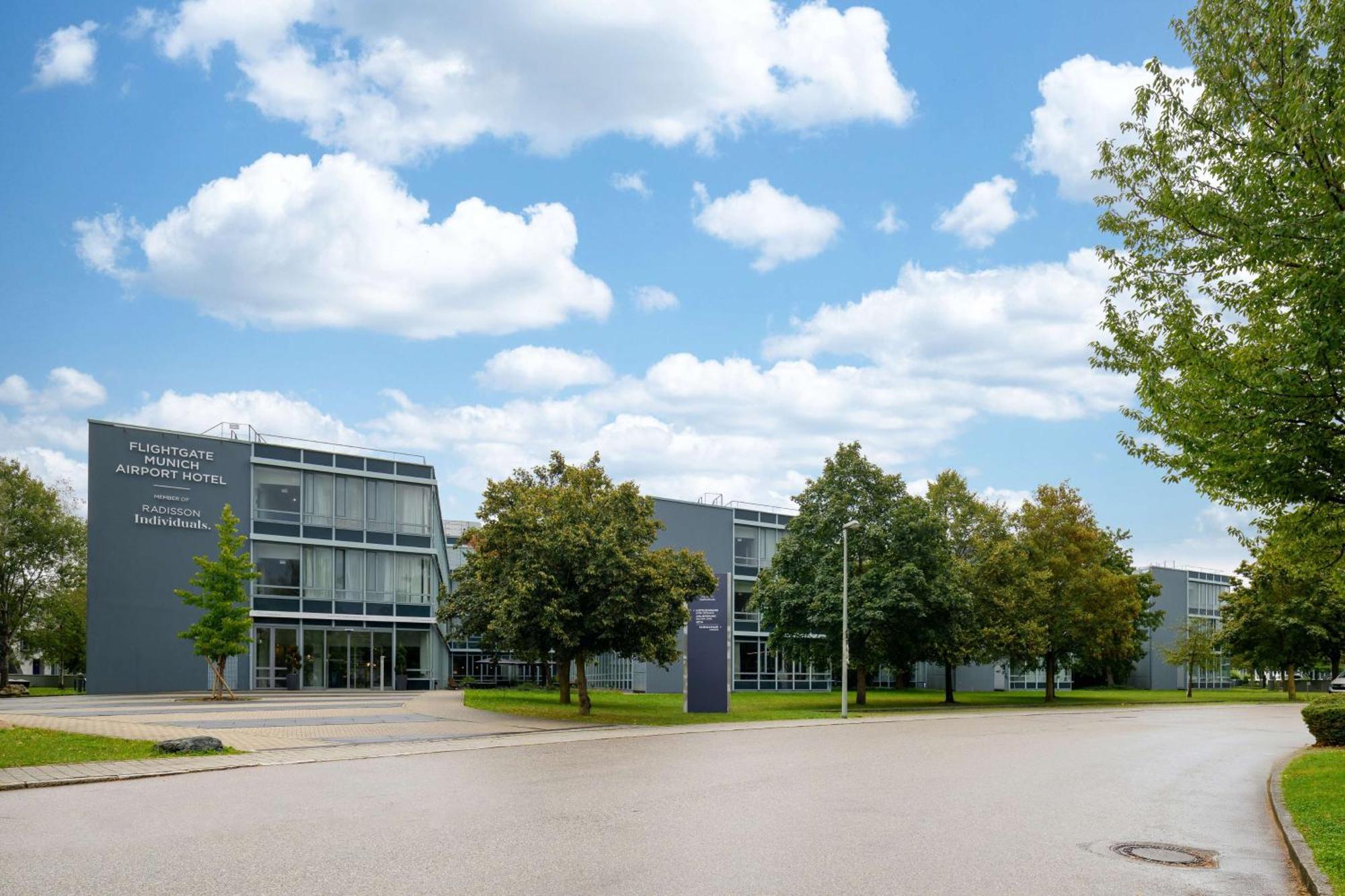 Flightgate Munich Airport Hotel, A Member Of Radisson Individuals Hallbergmoos Exterior foto