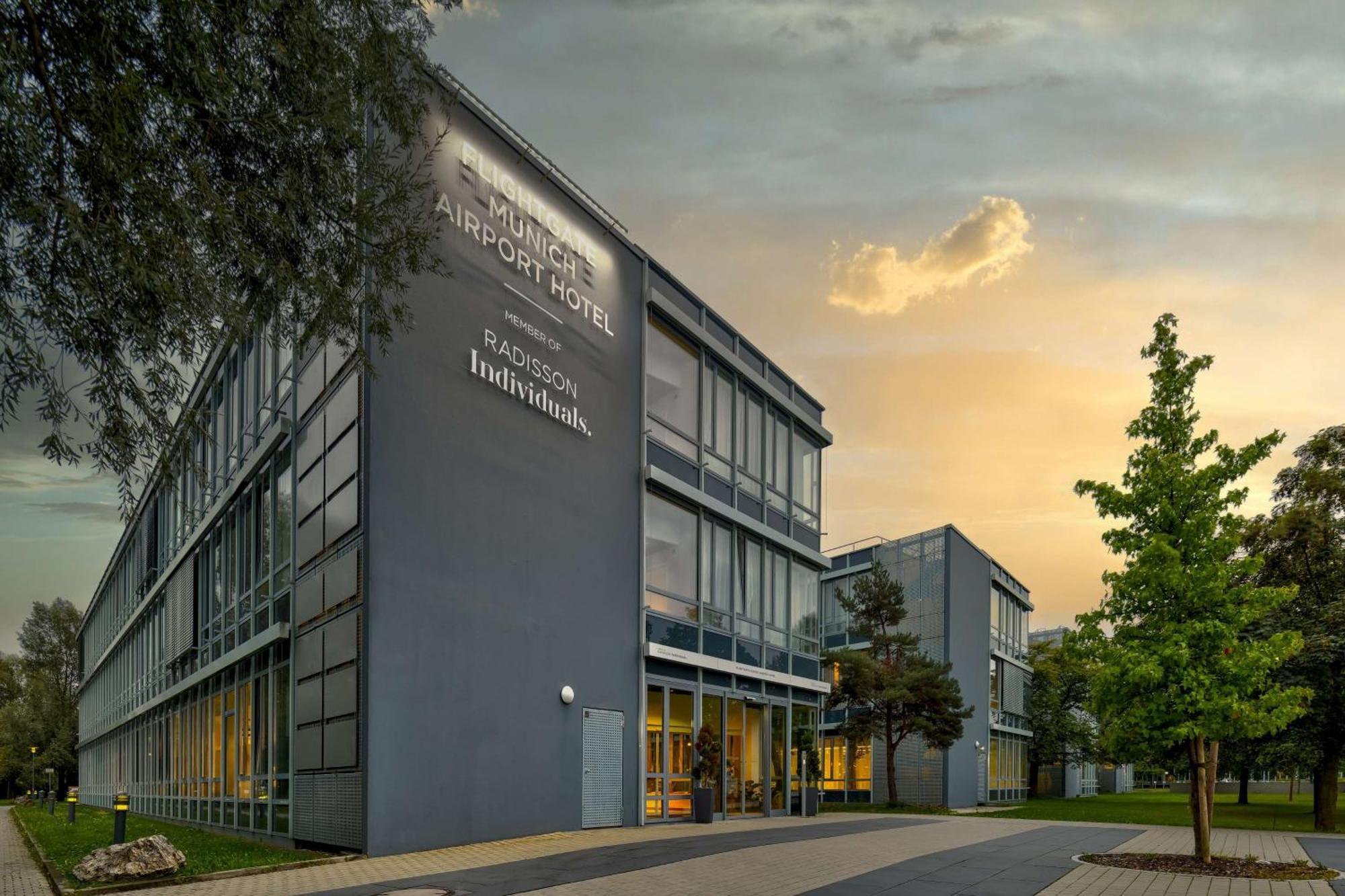 Flightgate Munich Airport Hotel, A Member Of Radisson Individuals Hallbergmoos Exterior foto